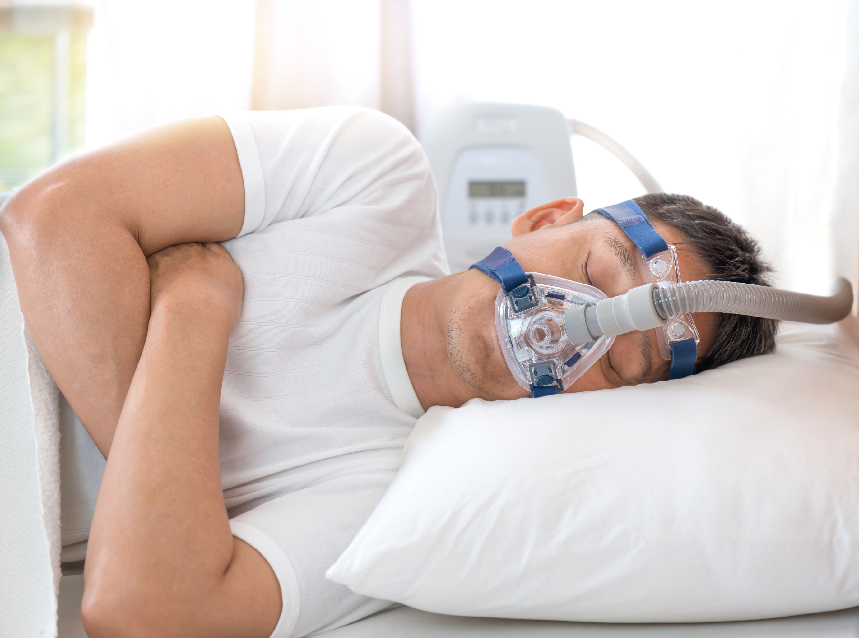 Qué es una maquina para la apnea del sueño?